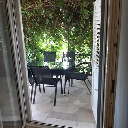 Lukic Apartman Supetar